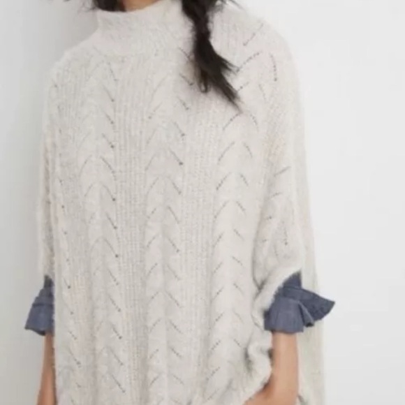 Akemi and Kin Rosie Anthropologie pointelle eyelash cape sweater Poncho one size - Picture 1 of 9